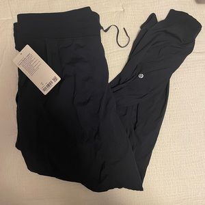 NEW WITH TAGS LULULEMON DANCE STUDIO JOGGER NAVY